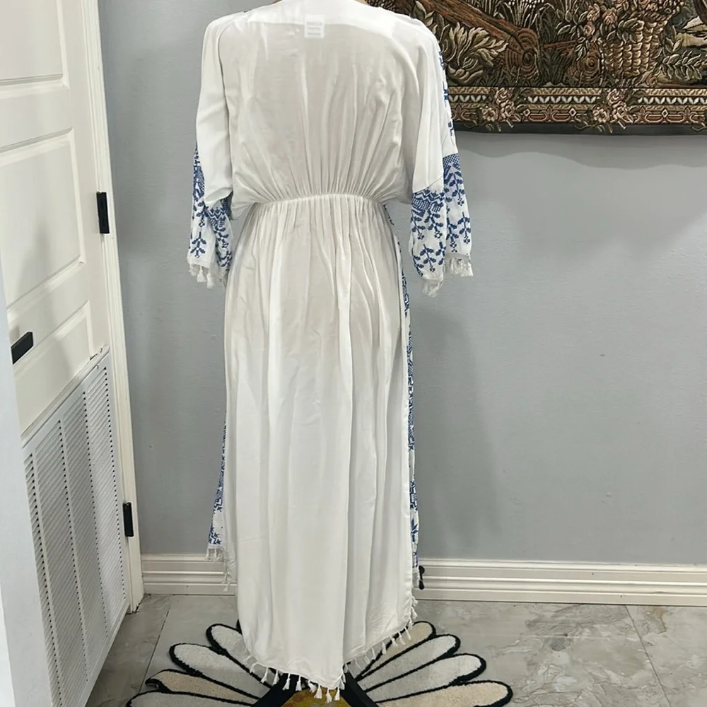 BRSY Egypt Cotton Dress. White and Blue Embroidery With Synched Waist.‎ Size 2XL